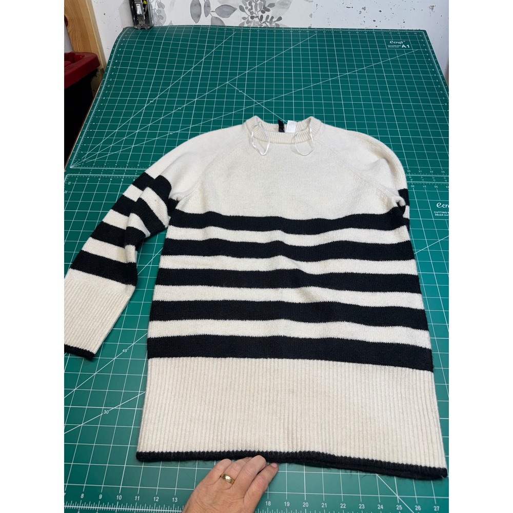 H&M Divided Womens Small Striped Knit Sweater Cream Black Longline Crew Neck